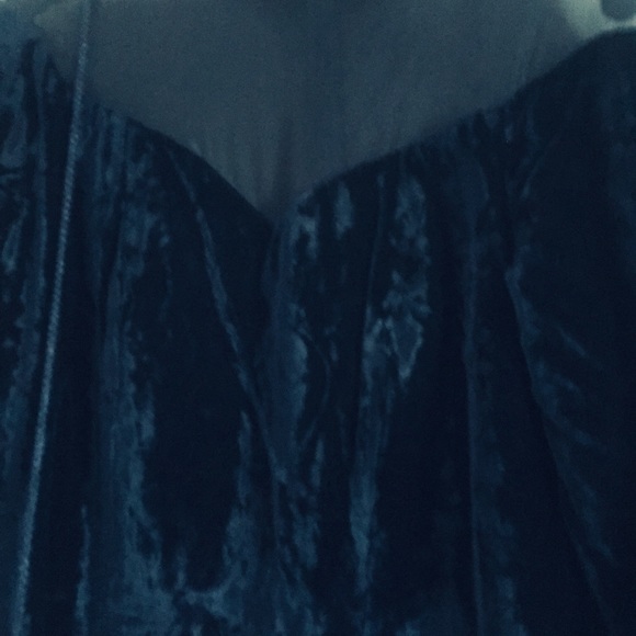 Dressmaker created midnight blue velvet gown - Picture 4 of 6